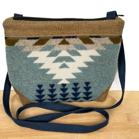 NWOT Frill Studio Handmade Wool Crossbody Bag Southwest Aztec Pattern - Picture 2 of 10